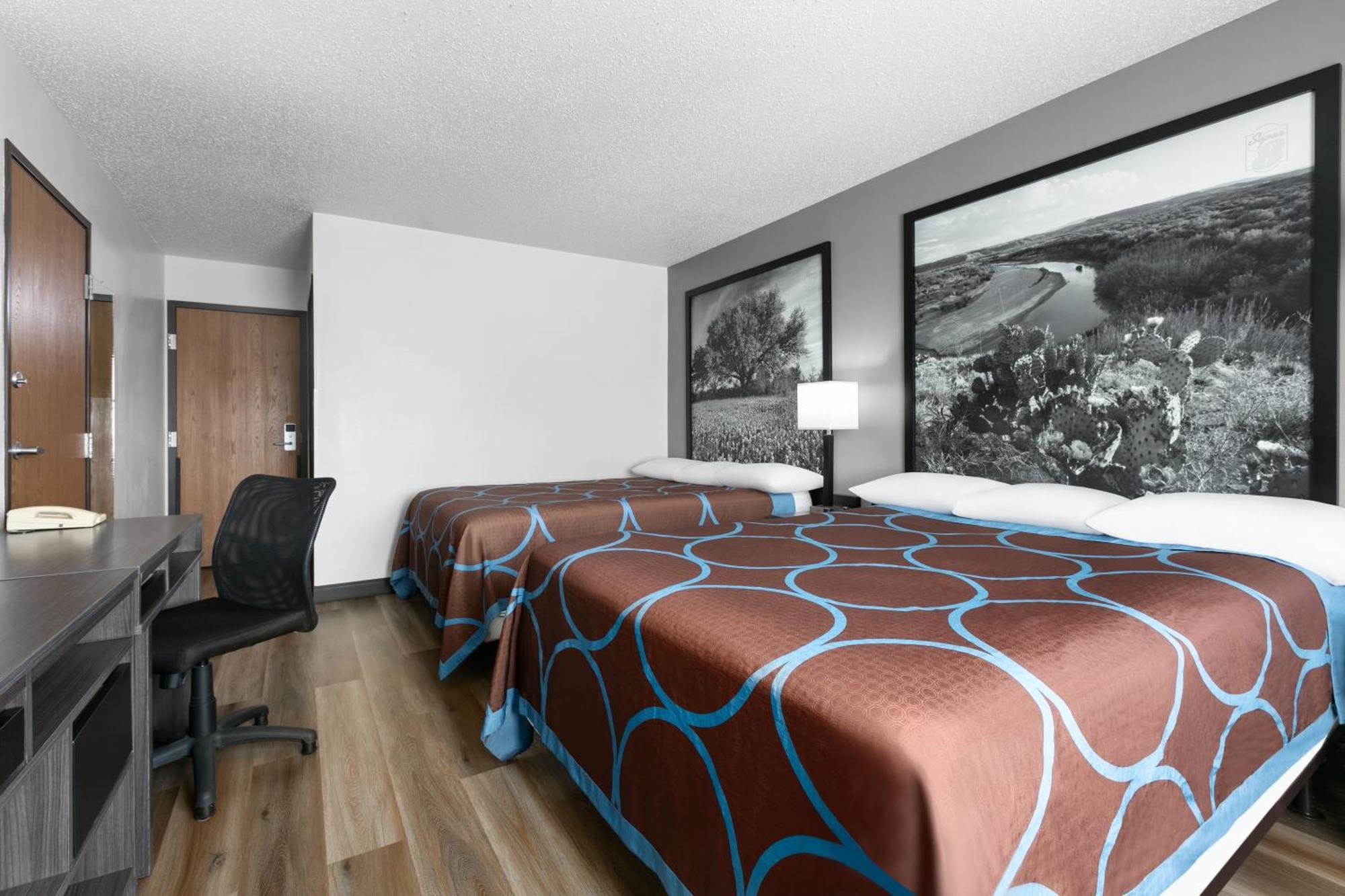 Super 8 By Wyndham Grapevine/Dfw Airport Northwest Otel Dış mekan fotoğraf