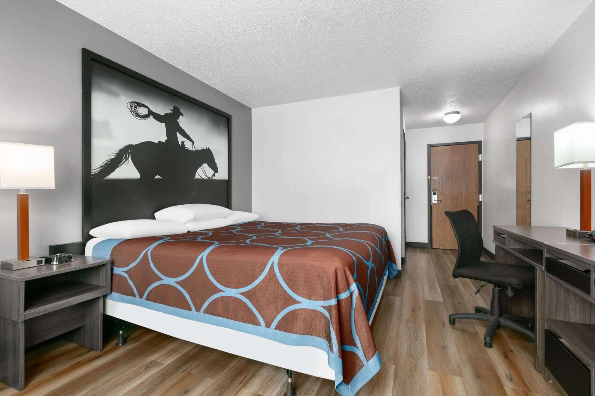 Super 8 By Wyndham Grapevine/Dfw Airport Northwest Otel Dış mekan fotoğraf