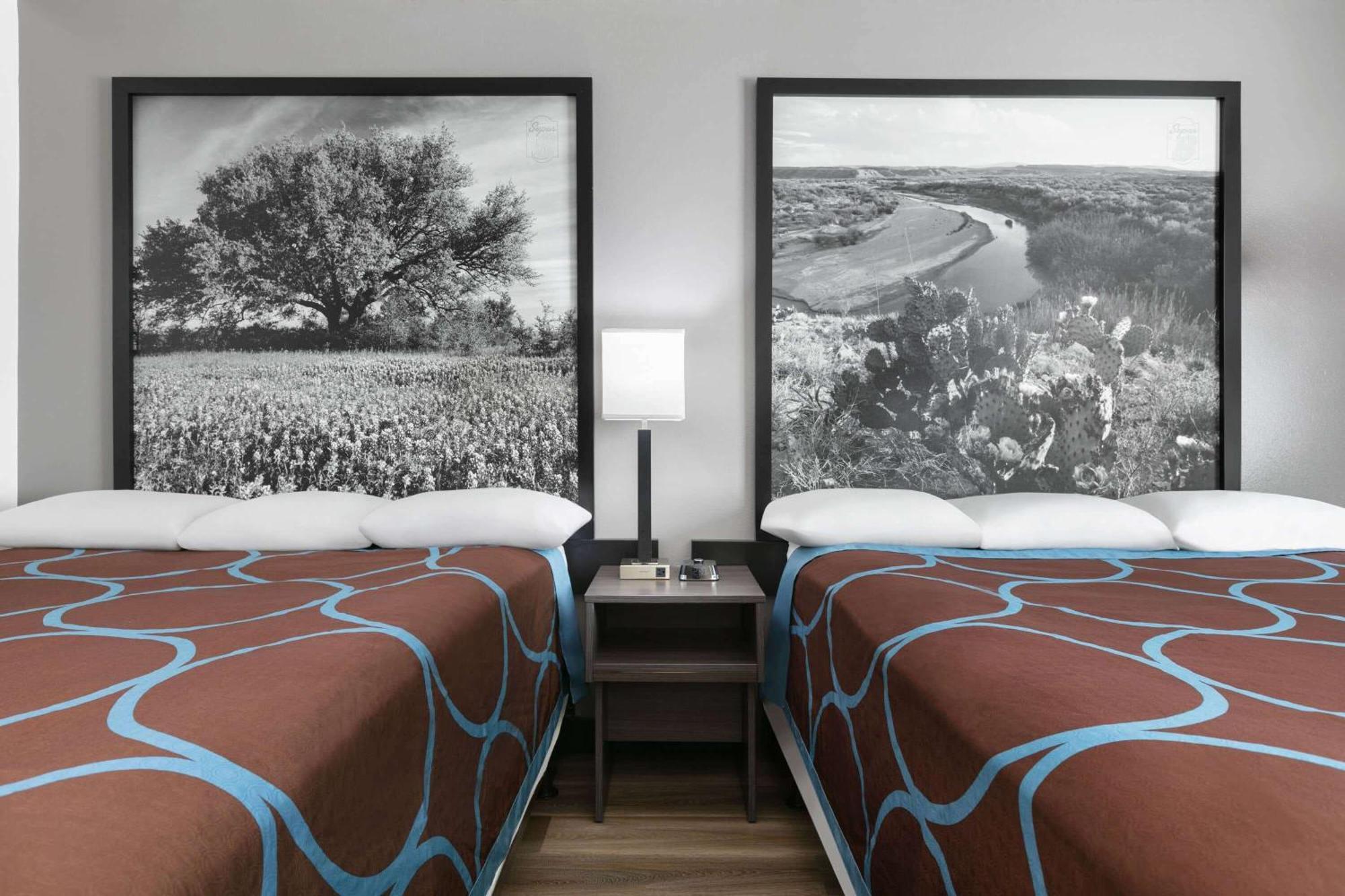 Super 8 By Wyndham Grapevine/Dfw Airport Northwest Otel Dış mekan fotoğraf